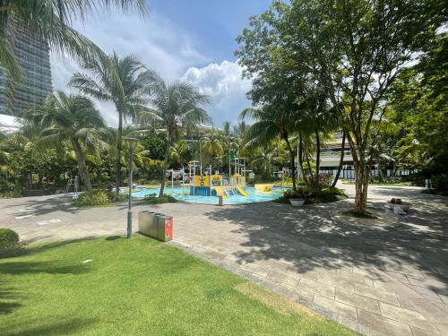 Kolam renang di atau dekat dengan GYDEN STAYCATION #Carnelian Tower Forest City