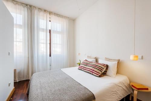 Hey Apartments B - Ribeira Balcony & River View