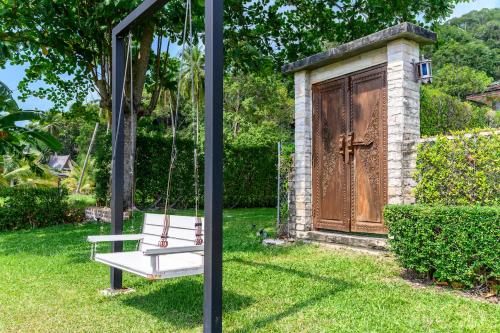Κήπος έξω από το Bikini Villas Koh Chang