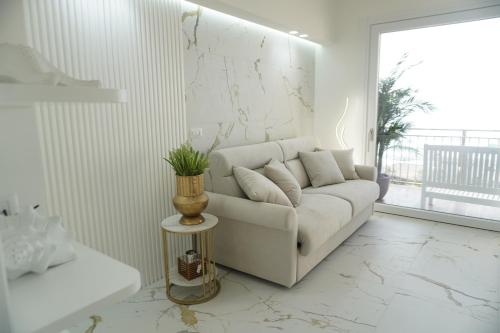 Posezení v ubytování FronteMare Apartment