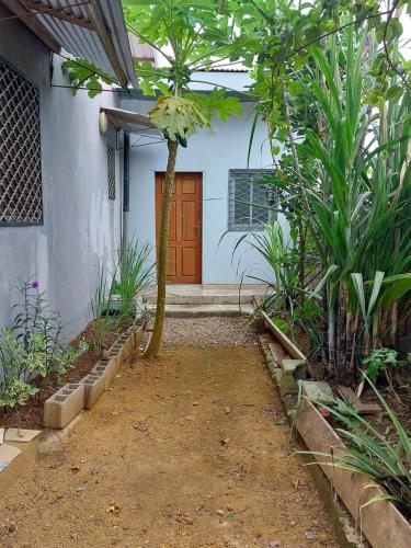 Κήπος έξω από το La petite ferme d Edith