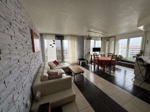 Attique avec terrasse - Zénith & centre-ville