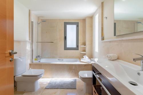 Casa Acosta - Stylish 2BR, Pool & Paddle Tennis in Los Flamingos