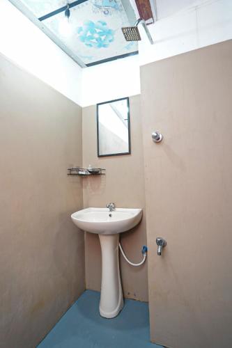 Ένα μπάνιο στο 4ty two Homestay Galle
