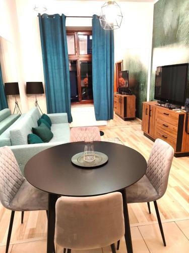 Old Town Apartments - Kingi Street