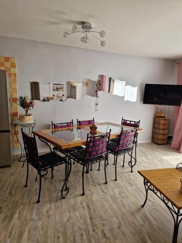 Petite maison au cœur du village