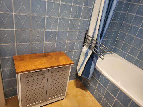 Un baño de Maison dans Résidence piscine