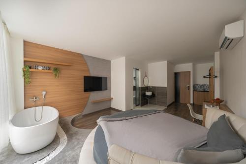 TV a/nebo společenská místnost v ubytování Zeus Living - Harmony Hideout