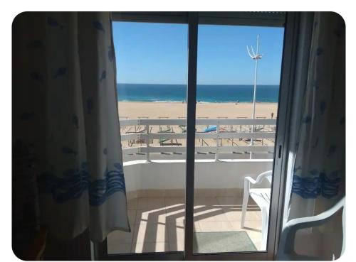 Apartamento à Frente Do Mar com Vista