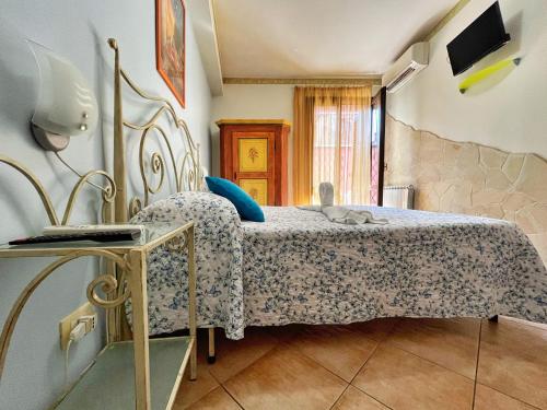 TV a/nebo společenská místnost v ubytování B&B Epos Acitrezza