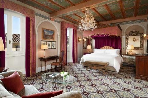 Letto o letti in una camera di The St. Regis Florence