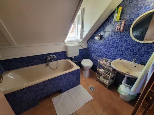 Kúpeľňa v ubytovaní Al Do Apartman