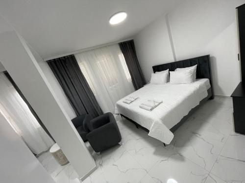 Una cama o camas en una habitación de Apartments Stars-Old Town