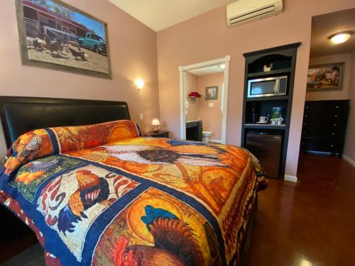 Ένα ή περισσότερα κρεβάτια σε δωμάτιο στο Cabin 3 The Roost Cabins