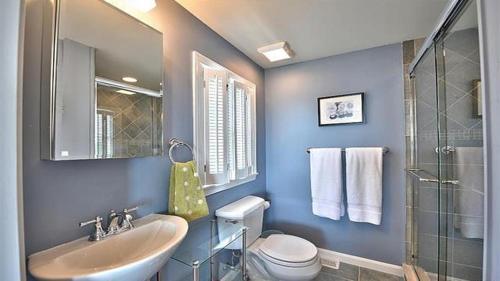 Ένα μπάνιο στο Dog Friendly, 3 Bedroom Oceanfront, Panoramic Ocean Views, Ship Bottom