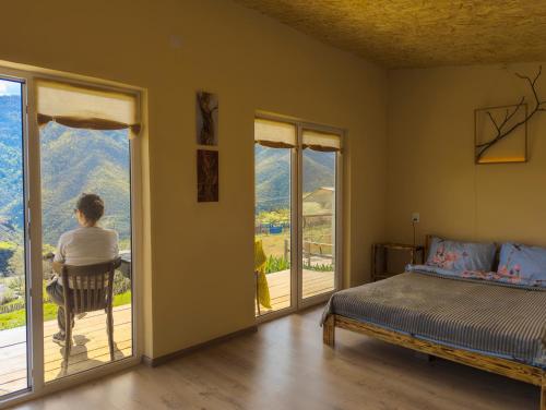 Uma vista da montanha tirada da casa de hóspedes 