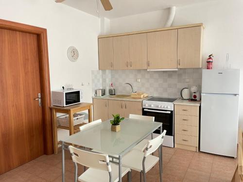 Kuchyňa alebo kuchynka v ubytovaní Sea View Apartments 2