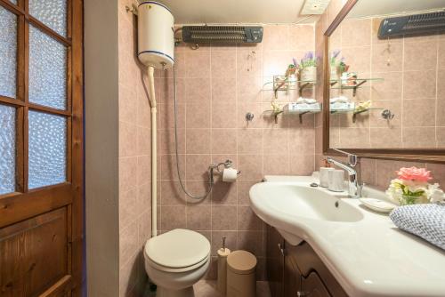 Charming Vintage Retreat
