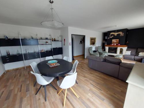 Agréable maison avec piscine proche des Cévennes