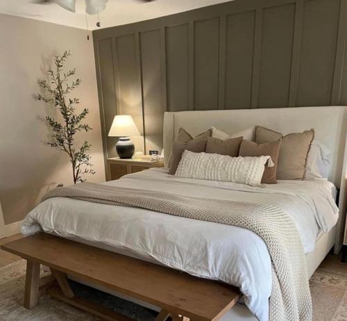 Katil atau katil-katil dalam bilik di The Loraine Luxury Apartments