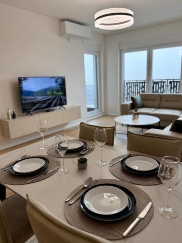 Modern Apt Near Bus Station