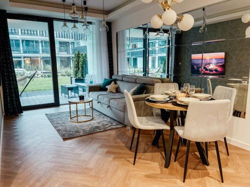 Stegna Modern Amber Apartment