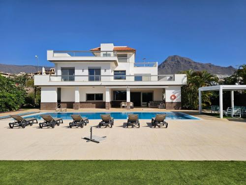 KARAT Villa Oasis del Duque