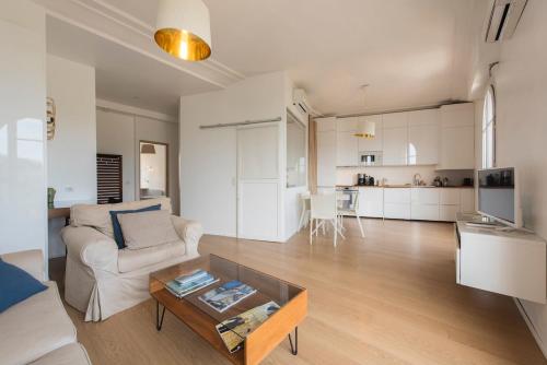 Kuchyň nebo kuchyňský kout v ubytování Vue Golfe St Tropez à Ste Maxime YourHostHelper