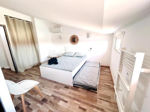 MAGNIFIQUE, GRAND ET MODERNE T3, PISCINE, WIFI, CLIM, VUE ET EMPLACEMENT SUPERBES, Coudalère