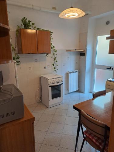 Η κουζίνα ή μικρή κουζίνα στο Casa vacanze Marestella