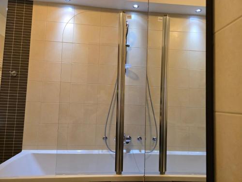 Un baño de Sun and Spa Apartment