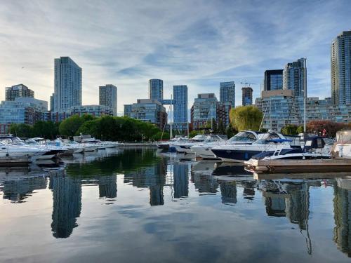 Nespecifikovaný výhled na destinaci Toronto nebo výhled na město při pohledu z apartmánu