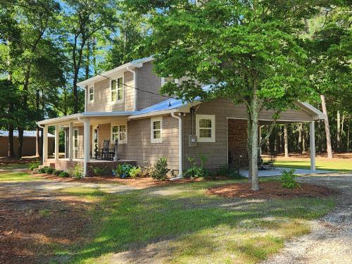 Το κτήριο όπου στεγάζεται  η παραθεριστική κατοικία