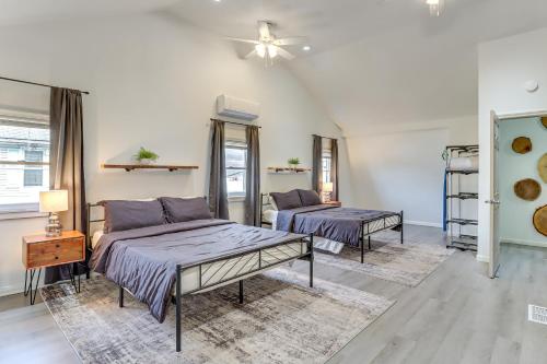 Кровать или кровати в номере 7 Mi to Whitewater Rafting Cozy Lansford Cabin!