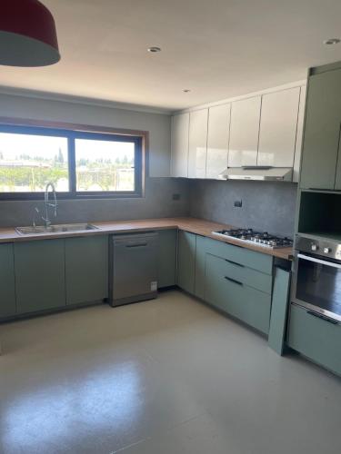 Η κουζίνα ή μικρή κουζίνα στο Casa nueva en Chicureo