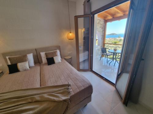 A bed or beds in a room at Olive Grove View