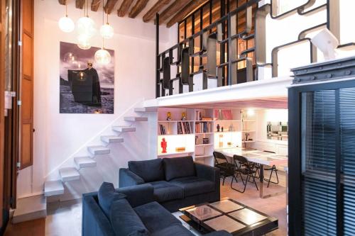 Artist's Mini Loft - Marais
