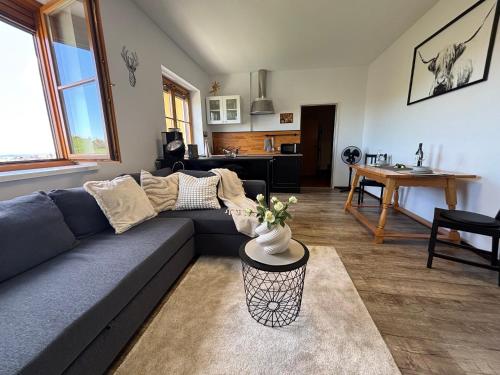 Glanz und Gloria Weingartenapartment an der Kellerstraße, viele Buschenschänke, sehr ruhige Lage, herrliche Aussicht!