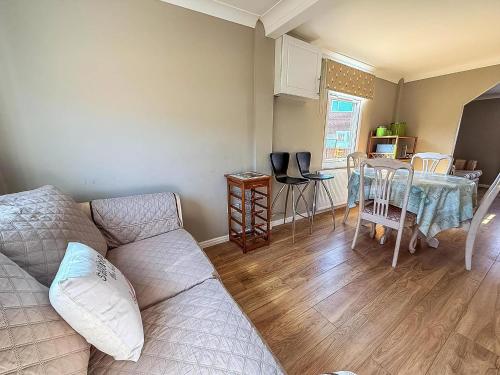 Posezení v ubytování 5 Berth Dog Friendly Lodge In Hunstanton By The Beach Ref 13015Rn