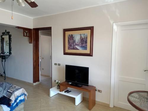 It has a very good looking view for sea and pool