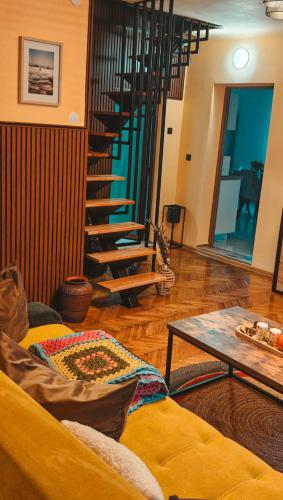 Χώρος καθιστικού στο CozyRent în Ocna Mureș