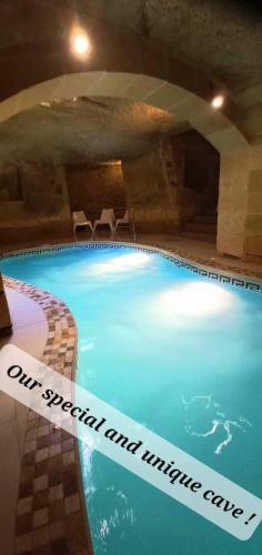Πισίνα στο ή κοντά στο Ta Majsi with indoor pool