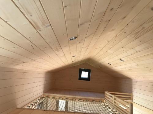 Gambar di galeri bagi L'Abeille Vie Tiny House di Tréziers