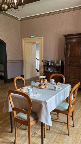 Гостиная зона в Château de la Rive - Suite des Coteaux - Duplex 6 personnes