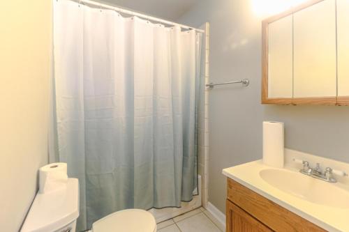 Koupelna v ubytování A Apartment for You