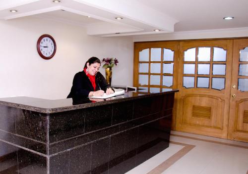 Lobbyen eller receptionen på Hotel Casa La Riviera