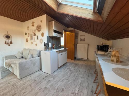 BOHO Apartment Skyeにあるキッチンまたは簡易キッチン