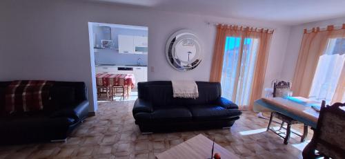 Ruang duduk di Villa Chloé