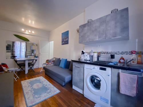 Η κουζίνα ή μικρή κουζίνα στο Nice Apartment ideal to visit Paris