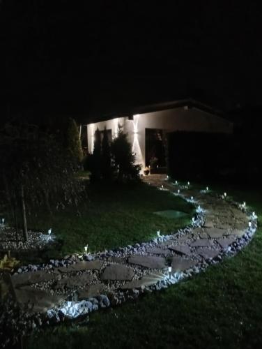 Un jardín fuera de Heavens Embrace - Domček s galériou a terapiami pri Slovenskom raji